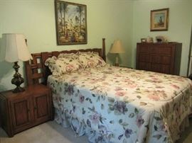 Thomasville Bedroom Set - Pillowtop Queen Size Mattress and Box Springs