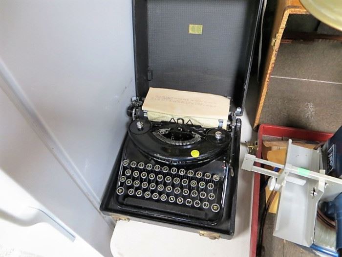 Vintage Type Writer