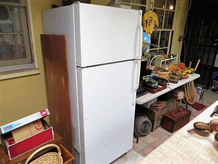 Refridgerator