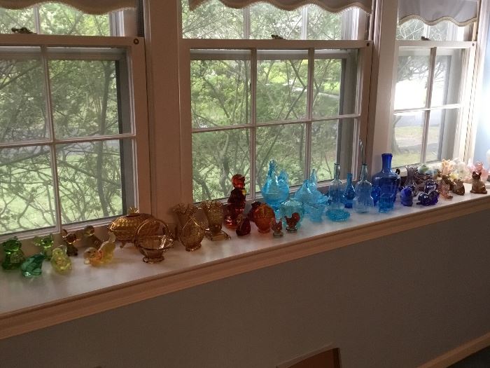 Fenton cats and other glassware.