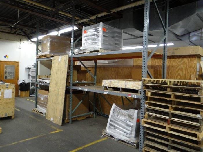 2 Section Of Pallet Racking With (2) Shelves Per O ...