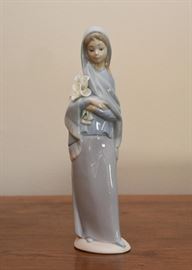 BUY IT NOW! $45 - Lladro (Woman with Lilies)