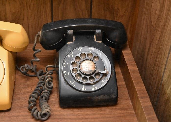 BUY IT NOW! $15 - Vintage Telephone (Black)