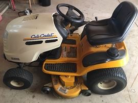 CUB CADET RIDING TRACTOR 