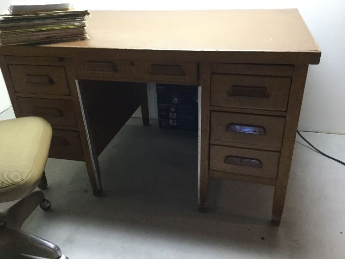 Vintage desk in great condition 