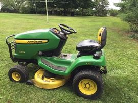 John Deere lawn tractor. Runs great