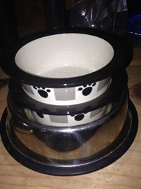 Pet dishes