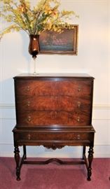 GORGEOUS ROCKFORD CHEST - EXCELLENT CONDITION!