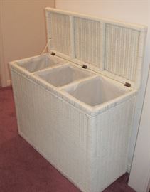 WICKER LAUNDRY HAMPER/ORGANIZER