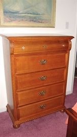 LEXINGTON CHEST OF DRAWERS