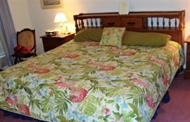 LEGGETT & PLATT PRODIGY SPLIT KING ADJUSTABLE BED + MATTRESSES AND BEDDING - REMOTE CONTROLS THE HEAD, FOOT AND HEIGHT ON ONE SIDE ONLY. THE OTHER SIDE IS REGULAR.