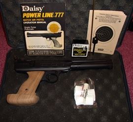 THIS IS A NICE RARE FIND! DAISY POWER LINE 777, BEAUTIFUL WALNUT GRIP & IN "MINT" CONDITION. PLEASE DO YOUR HOMEWORK ON THIS BEAUTY.