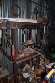 Large hyradualic press