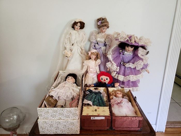 Old doll collection 