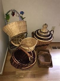 LOTS OF BASKETS