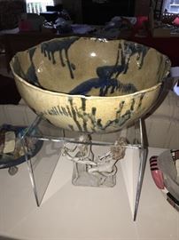 LARGE POTTERY BOWL