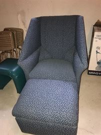 MID-CENTURY MODERN BAKER FURNITURE BLUE CHAIR AND OTTOMAN