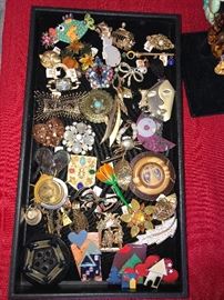 BROOCHES AND PINS