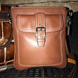 LEATHER COACH CROSSBODY 