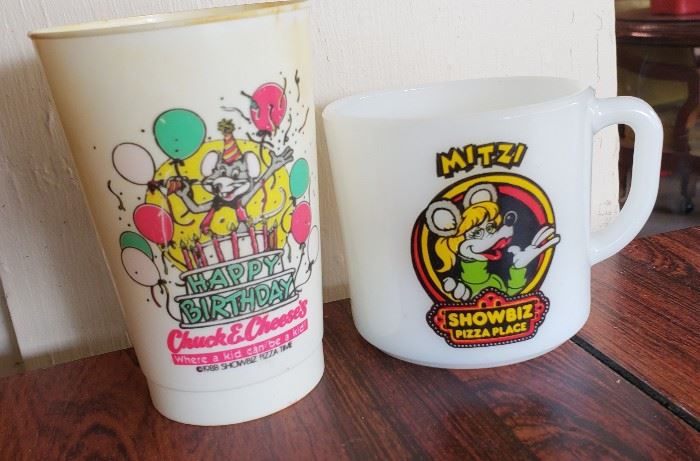 vintage showbiz pizza cup mug