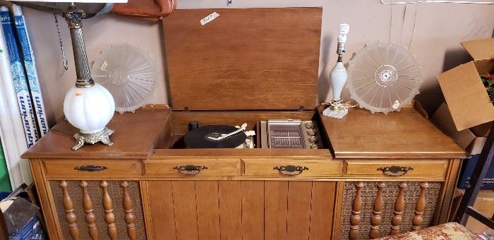 vintage record radio