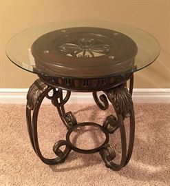 GLASS TOP ACCCENT TABLE 