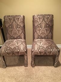 ACCENT CHAIRS 