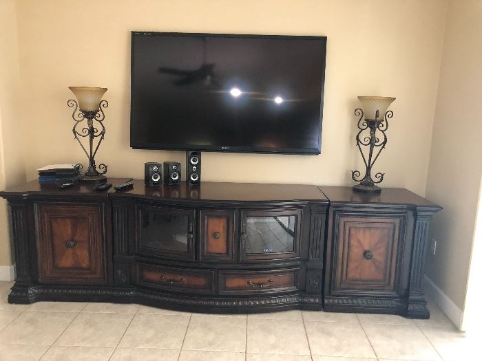 Very large TV unit with one extra piece 