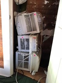 Window air conditioning units