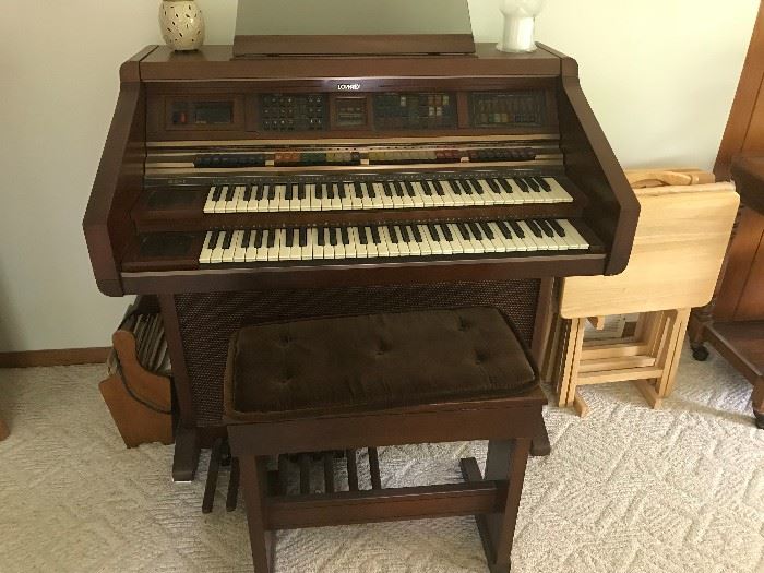 Lowrey organ with bench