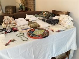 Linens and placemats with Chinese checkers!