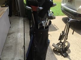 Golf bag and entire set of Dunlop clubs 