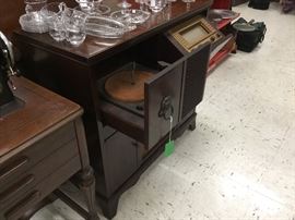 Old Crosley console stereo w/turntable