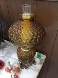 Aladdin amber quilted shade lamp