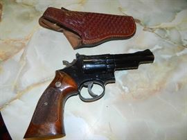 Smith & Wesson Model 19-3 357 mag. with holster