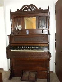 ANTIQUE PUMP ORGAN