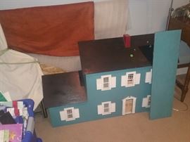 Lg Vintage Doll House