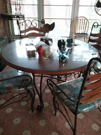 Dinette Set w/4Chairs