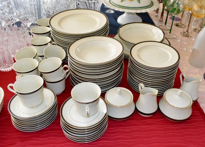 Tables of Ceramics - Porcelain and Crystal