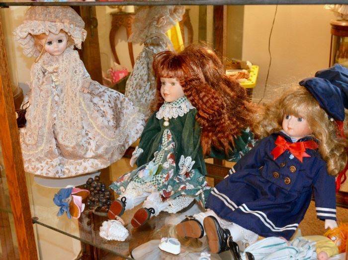 Case FULL of Vintage Dolls