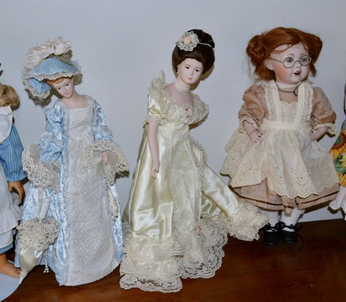 Case FULL of Vintage Dolls