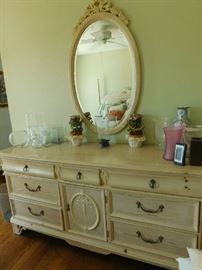 Lexington dresser with mirror