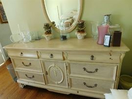 Lexington dresser with mirror