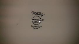 #95 pcs Wedgewood Williamsburg potpourri
China