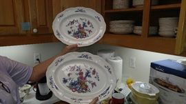 #95 pcs Wedgewood Williamsburg potpourri
China