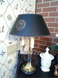 Georgia lamp with seal