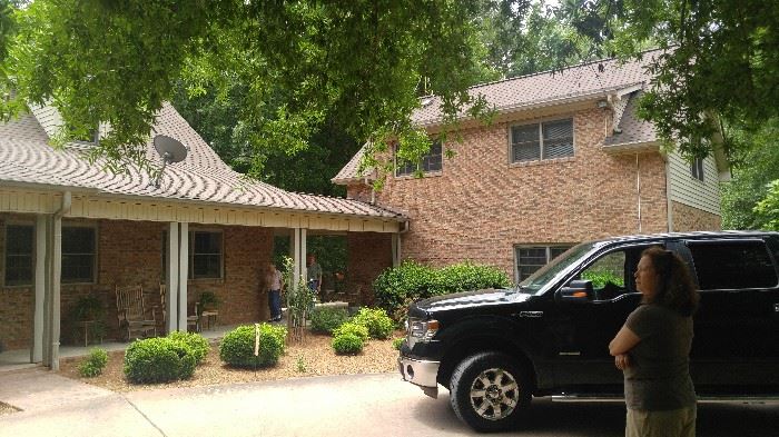 Beautiful brick home with large separate apartment