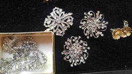 Vintage rhinestone brooch brooches