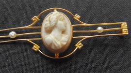 10 kt Victorian bar pin brooch