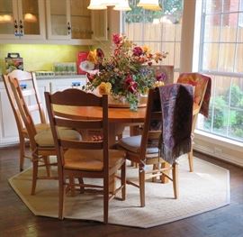 Drexel "American Themes" table & chairs - lazy Susan on table